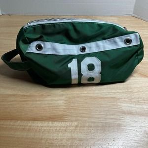 Crab & Cleek Flagstick Dopp Kit Green. Pre-Owned